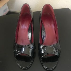 Taryn Rose Black Patent High Heels. Size38